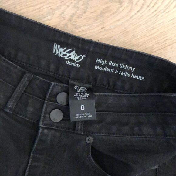 Mossimo Black High Rise Skinny Jean (0) - Picture 5 of 5